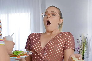 She Likes Her Cock In The Kitchen / Brazzers scene from zzfull.com/HC